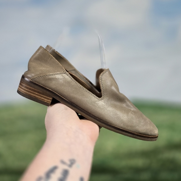 LUCKY BRAND | CAHILL GENUINE LEATHER LOAFERS w\ FOLD DOWN HEEL BACK - Picture 10 of 15